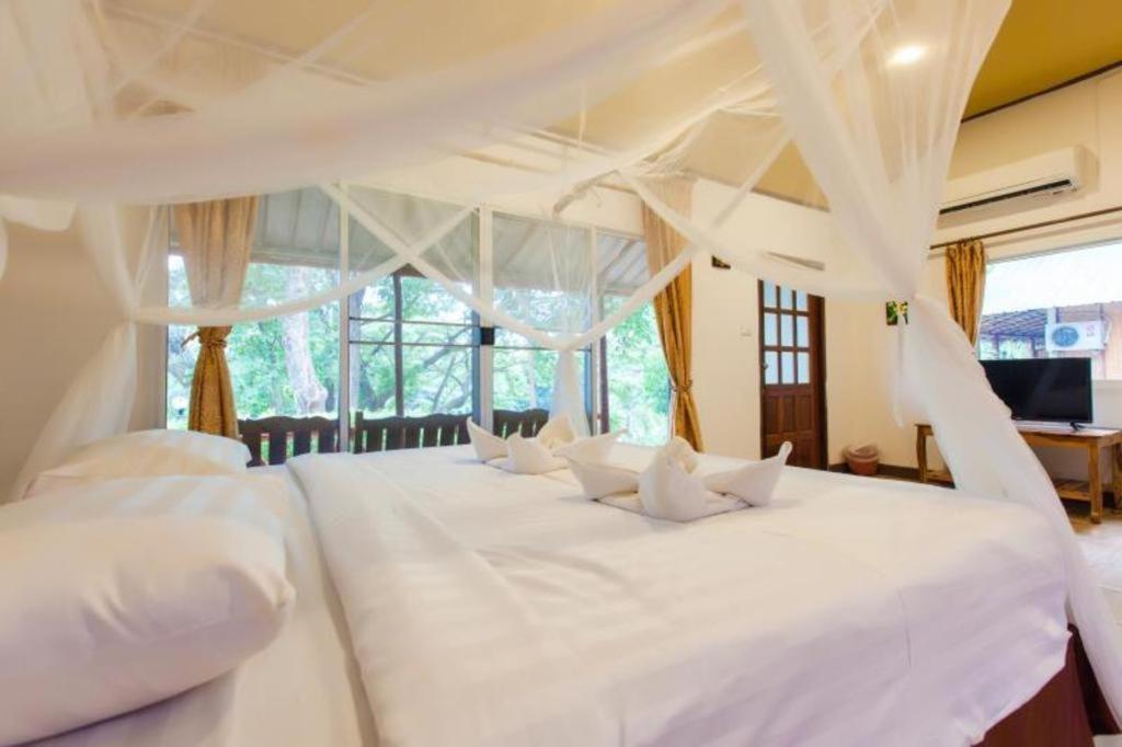 Varee Valley Resort And Restaurant Кхон Каен Екстериор снимка